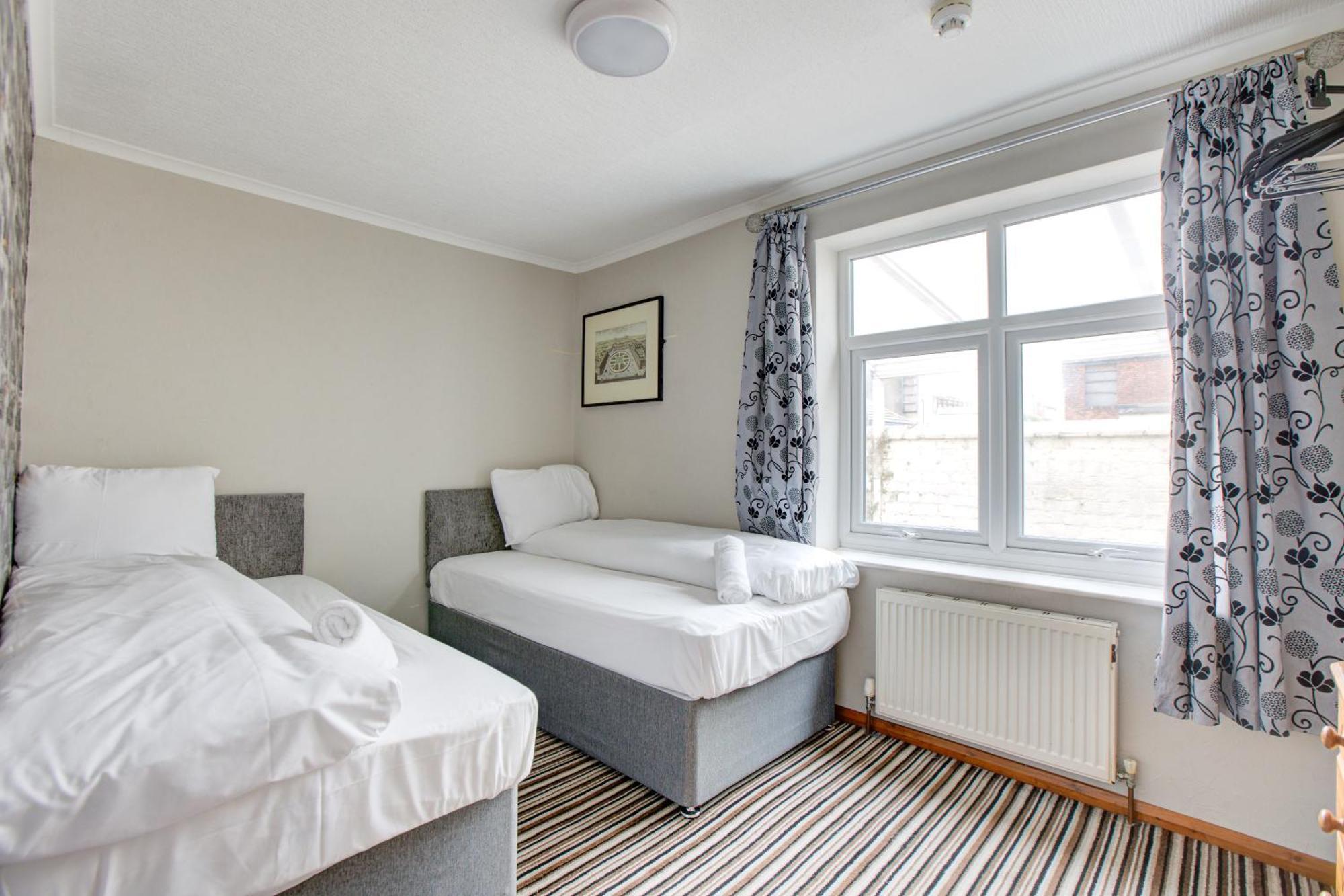 The Sandringham Court Hotel & Apartment Welcoming Large And Small Groups For 15 Years Μπλάκπουλ Εξωτερικό φωτογραφία