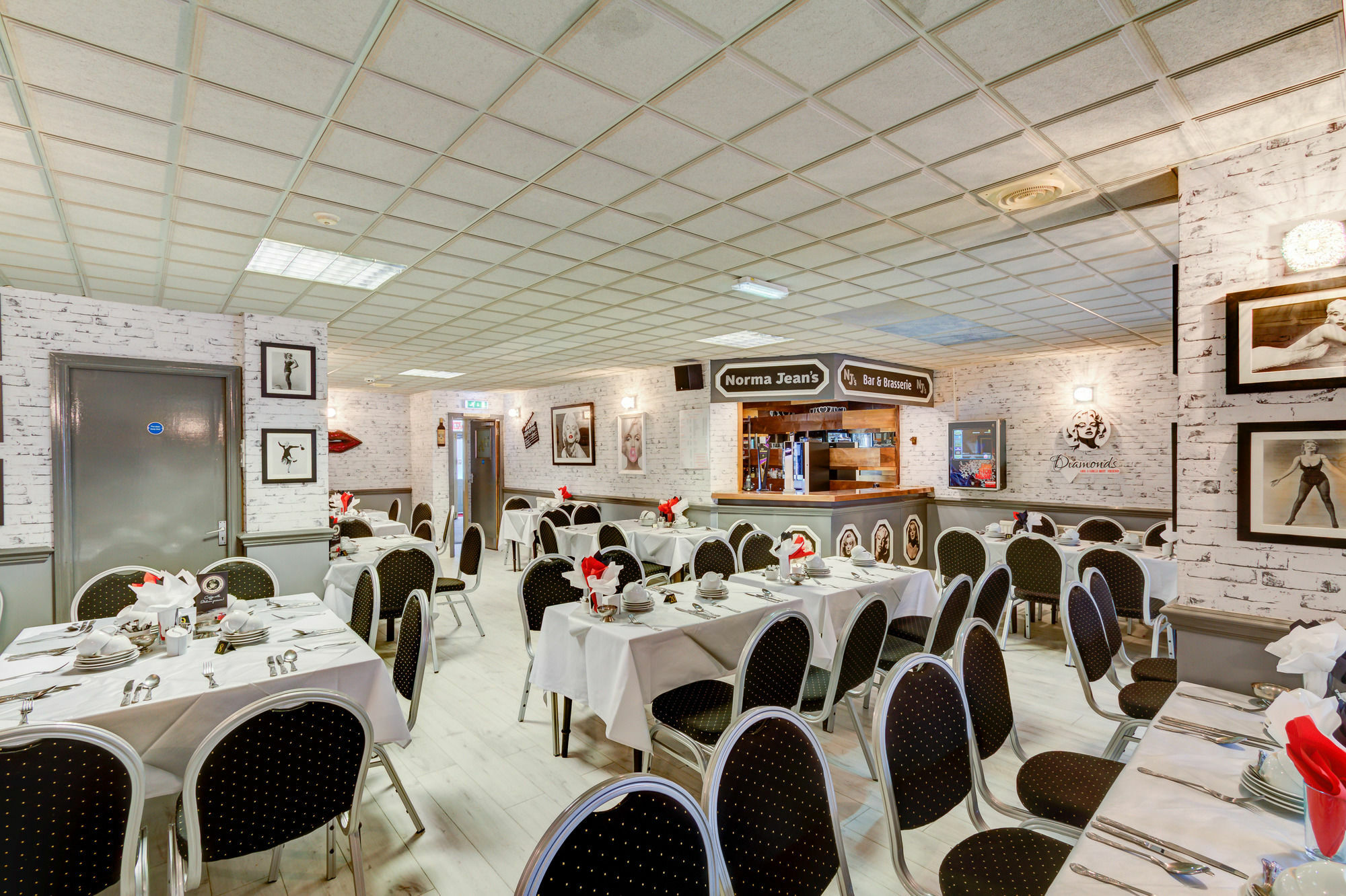 The Sandringham Court Hotel & Apartment Welcoming Large And Small Groups For 15 Years Μπλάκπουλ Εξωτερικό φωτογραφία